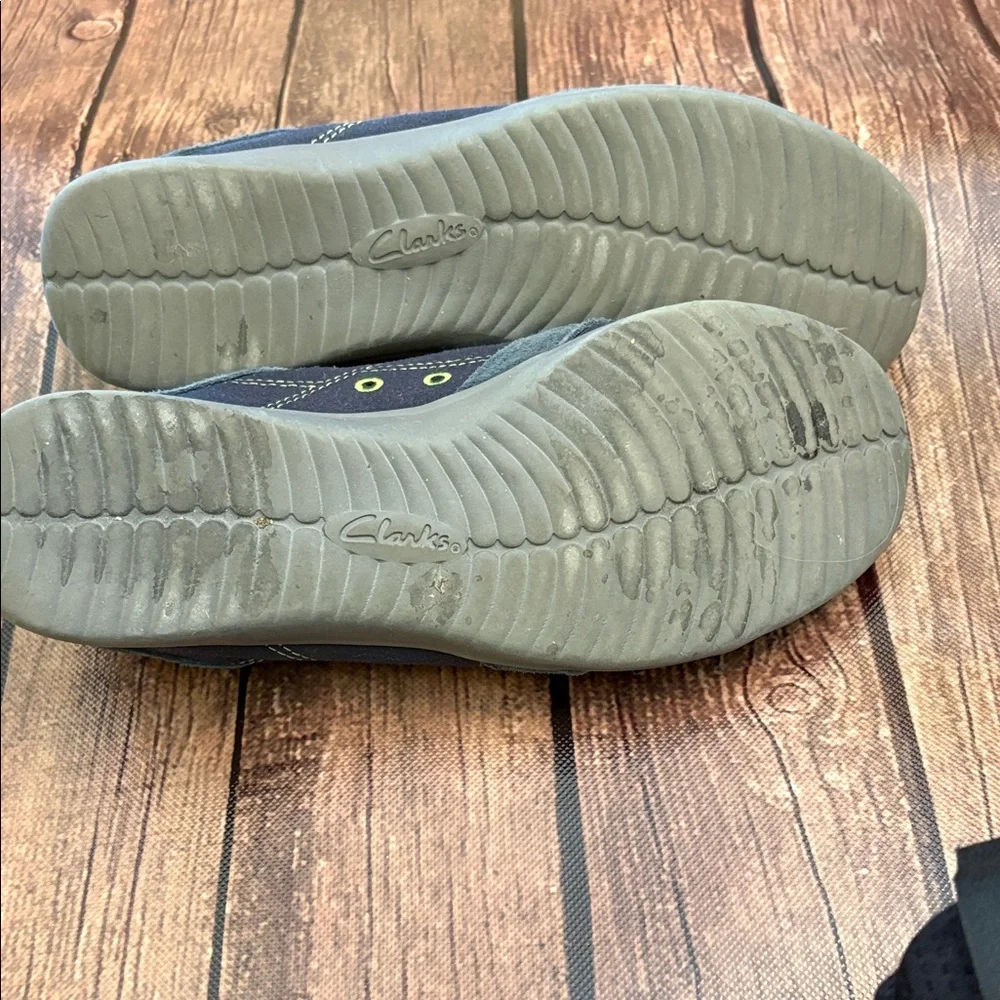 Clarks Blue Sneakers with Lime Highlights Sz 7.5